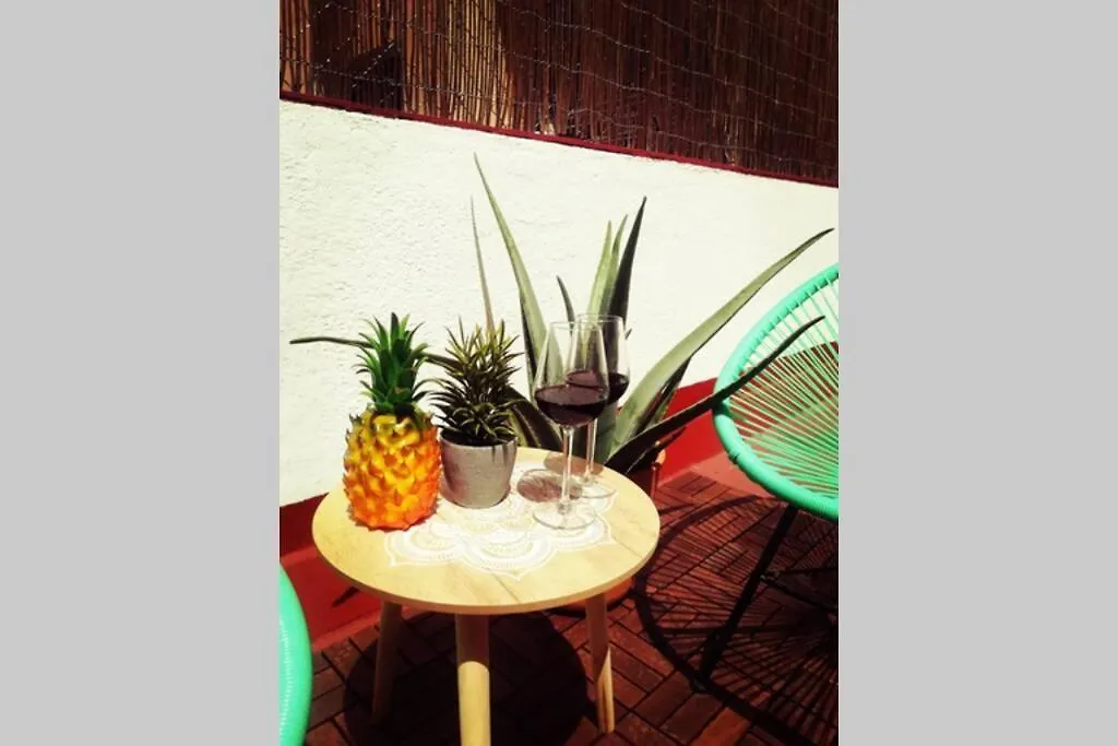M4 Cool Terrace. 1 Min To Metro. 15 Min To Center Appartement Esplugues de Llobregat Spanje