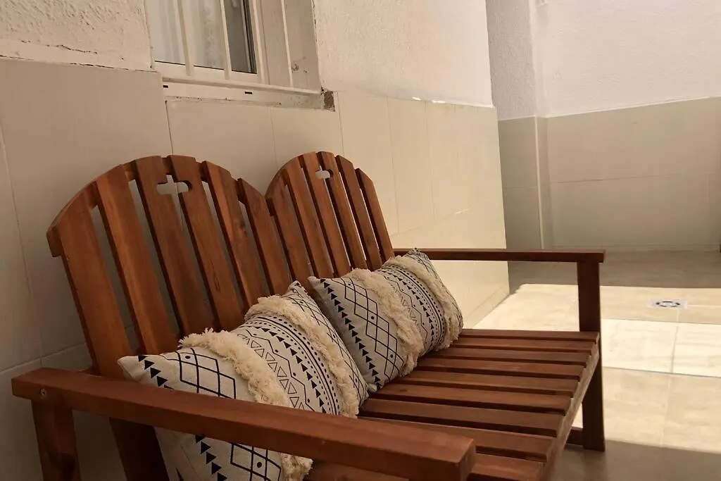 M4 Cool Terrace. 1 Min To Metro. 15 Min To Center Appartement Esplugues de Llobregat