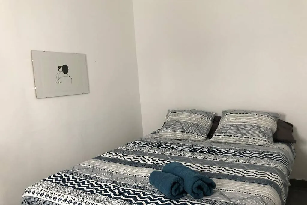 M4 Cool Terrace. 1 Min To Metro. 15 Min To Center Appartement Esplugues de Llobregat