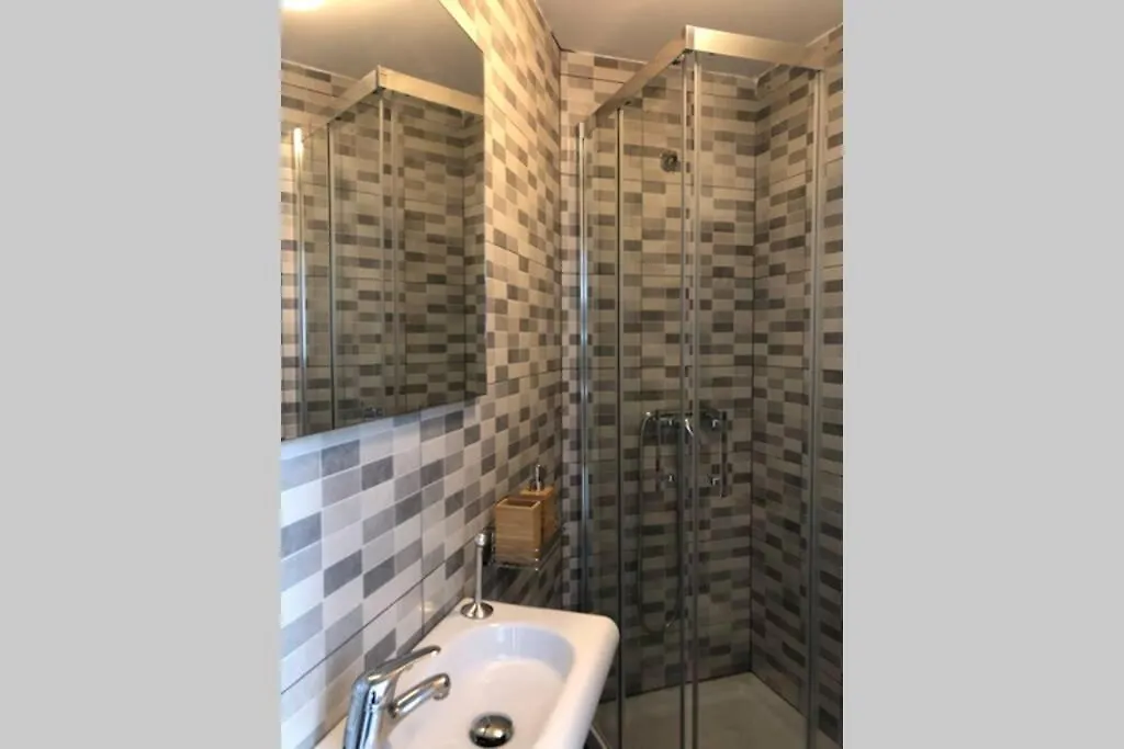 M4 Cool Terrace. 1 Min To Metro. 15 Min To Center Appartement Esplugues de Llobregat