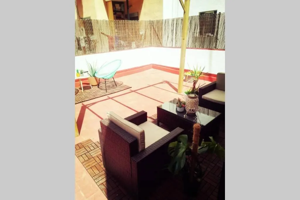 M4 Cool Terrace. 1 Min To Metro. 15 Min To Center Appartement Esplugues de Llobregat