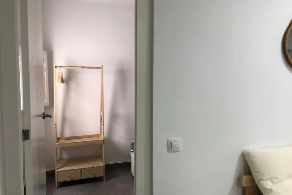 M4 Cool Terrace. 1 Min To Metro. 15 Min To Center Appartement Esplugues de Llobregat