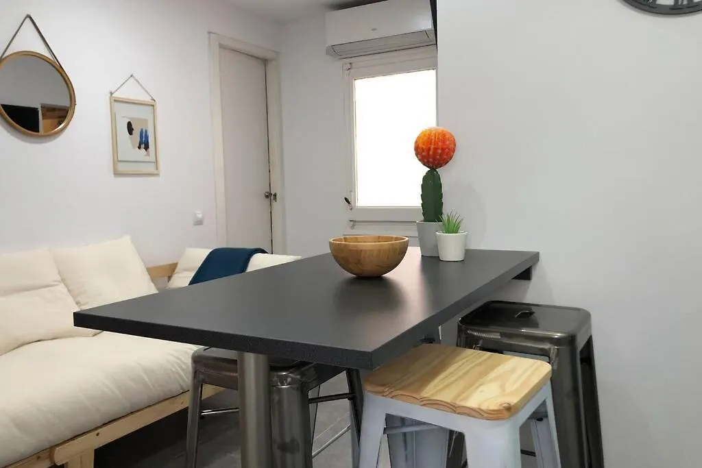 M4 Cool Terrace. 1 Min To Metro. 15 Min To Center Appartement Esplugues de Llobregat Spanje