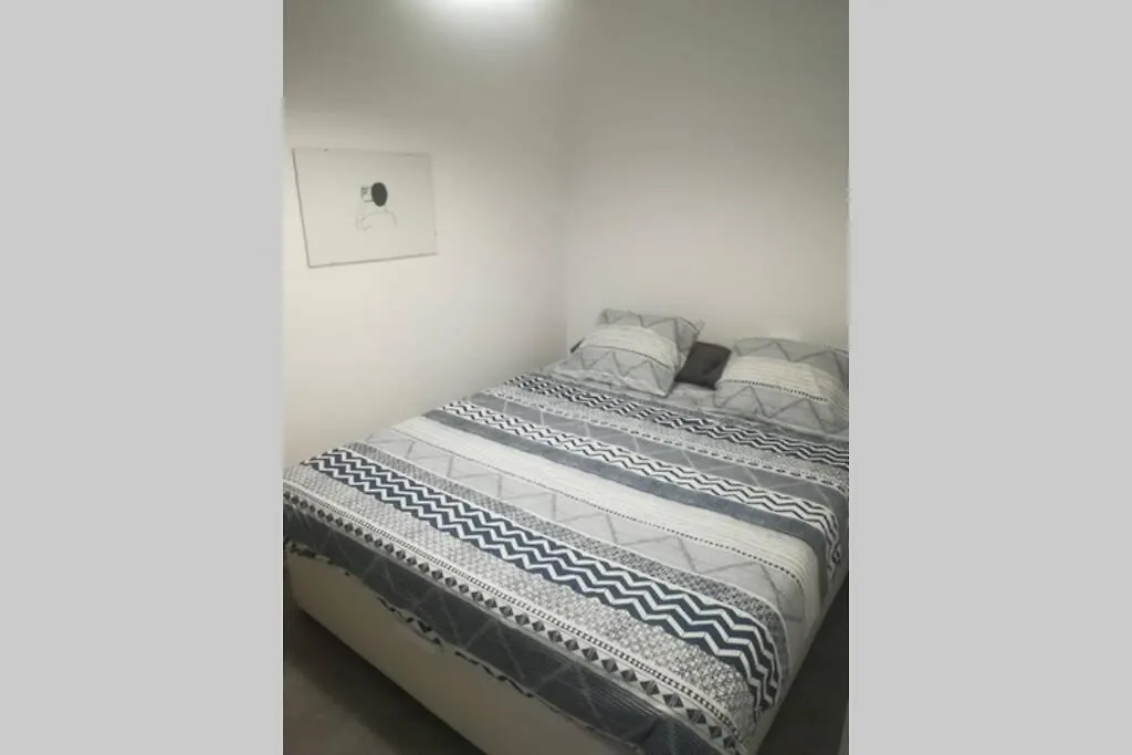 M4 Cool Terrace. 1 Min To Metro. 15 Min To Center Appartement Esplugues de Llobregat